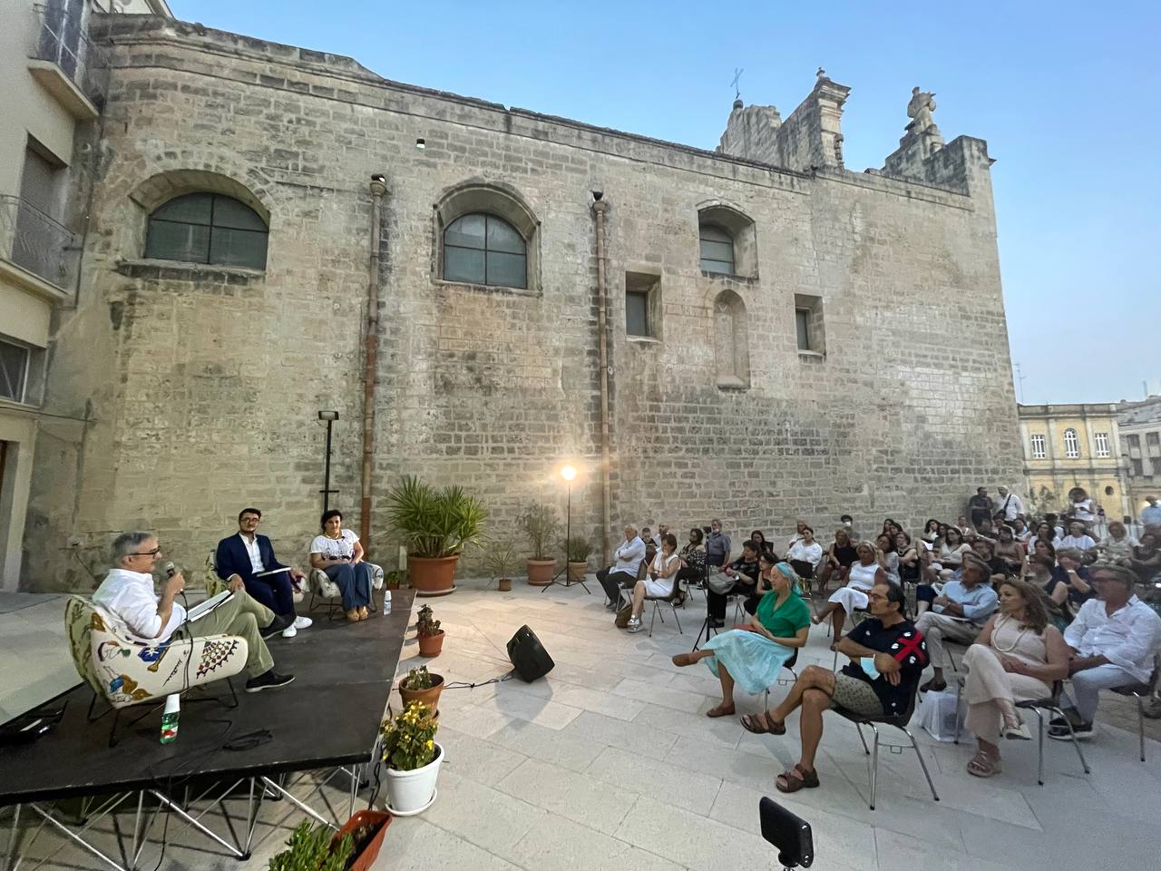 "Libri in Terrazza": bilancio positivo per  la seconda edizione della rassegna letteraria promossa a Matera dalla casa editrice Altrimedia