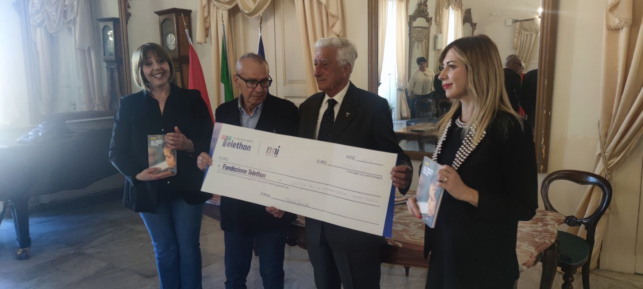 Donati alla Fondazione Telethon i diritti d’autore per la raccolta di racconti "La verità nei loro occhi" del dottor Oronzo Forleo