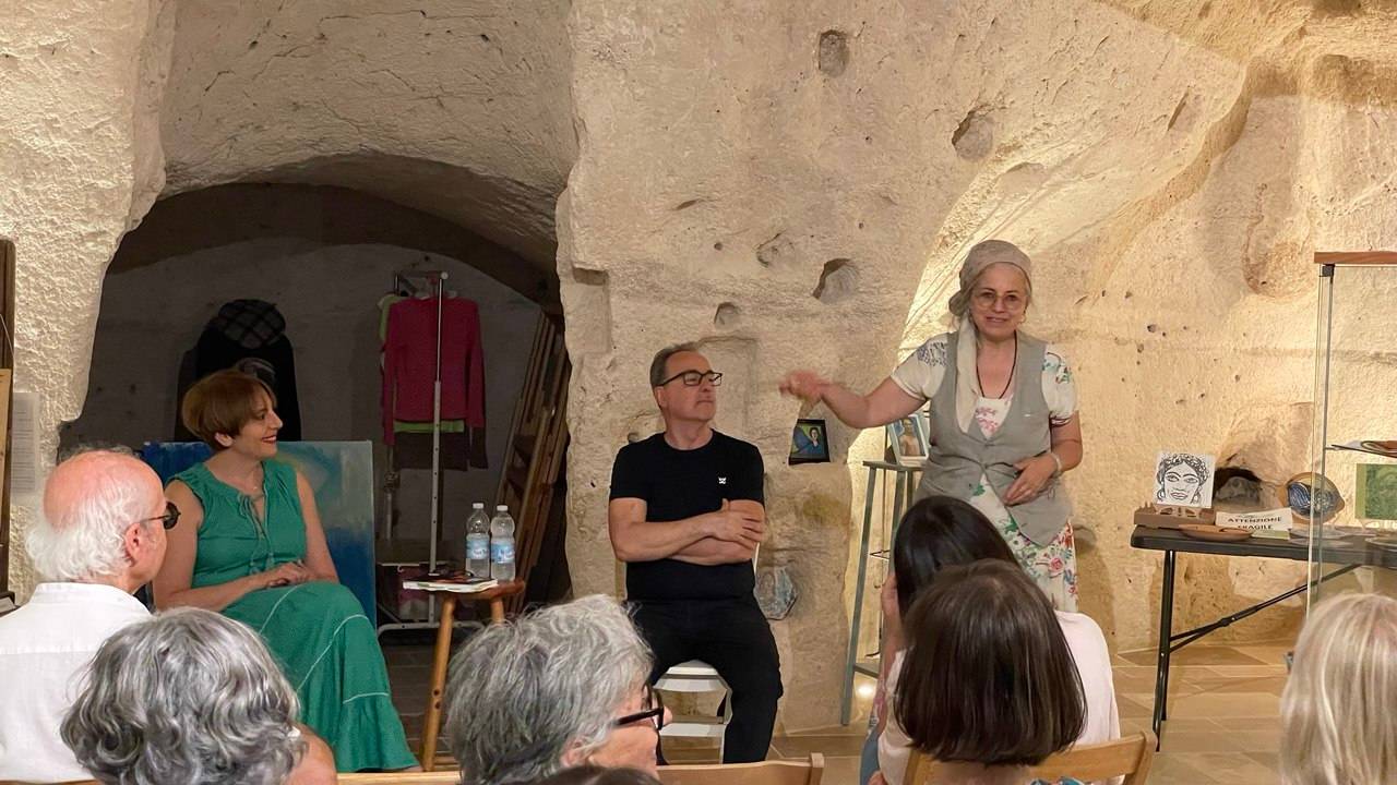 Aperitivo con l’autore: il 27 giugno e l’11 luglio in Galleria per un aperitivo letterario